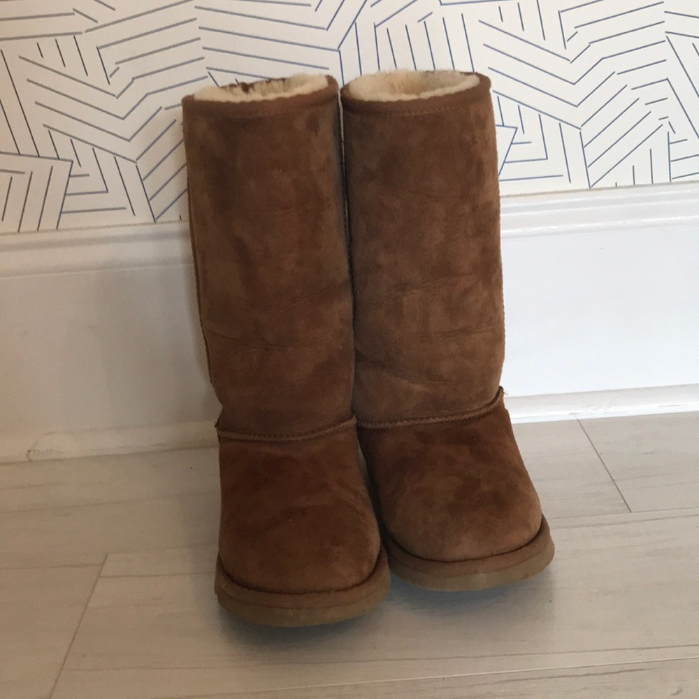 Light brown uggs